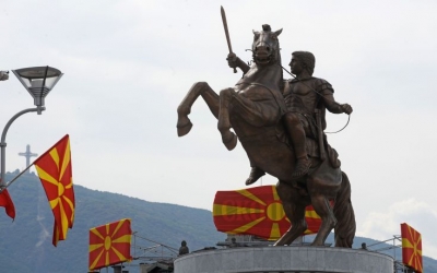 Προβοκάτσιες εναντίον της Ελλάδας χαρακτήρισε ο νέος πρωθυπουργός Ζόραν Ζάεφ τις τοποθετήσεις ανδριάντων