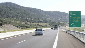 Υπόθεση παράνομης διακίνησης μεταναστών αποκαλύφθηκε από τροχαίο στην Εγνατία Οδό