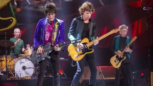 Για πρώτη φορά, το «Scarlet» των Stones μαζί με Jimmy Page