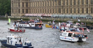 Brexit vs Bremain: &quot;Ναυμαχία&quot; στον Τάμεση