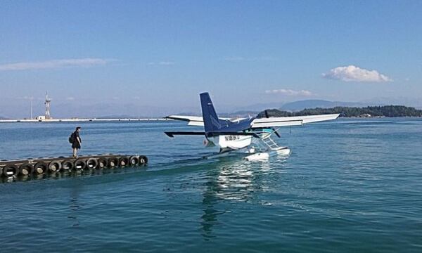 Κέρκυρα: Ξεκίνησαν από το λιμάνι της Κέρκυρας οι πρώτες -στον ελλαδικό χώρο- δοκιμαστικές πτήσεις υδροπλάνων