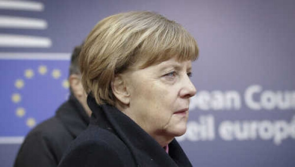 Η Μέρκελ ζητεί από τη Βρετανία να διευκρινίσει γρήγορα τις προθέσεις της